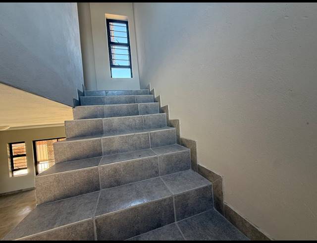 3 BEDROOM TOWNHOUSE FOR SALE IN WATERVAL EAST